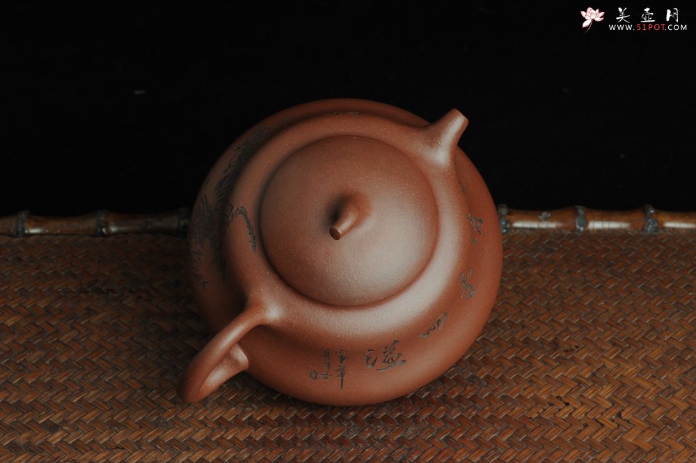 紫砂壶图片：美壶特惠 文气葫芦（福禄）壶 装饰游鱼之乐 - 宜兴紫砂壶网