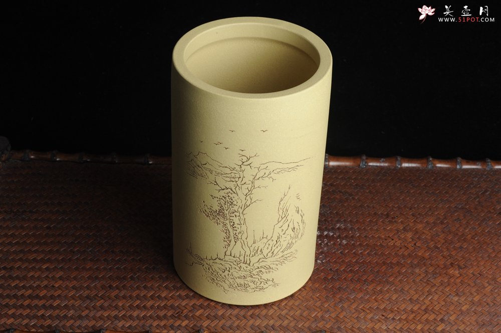 紫砂壶图片：美筒特惠 精品山水高帽笔筒二式 一曲新词酒一杯 老师不打草稿直接空刻 一气呵成  - 宜兴紫砂壶网