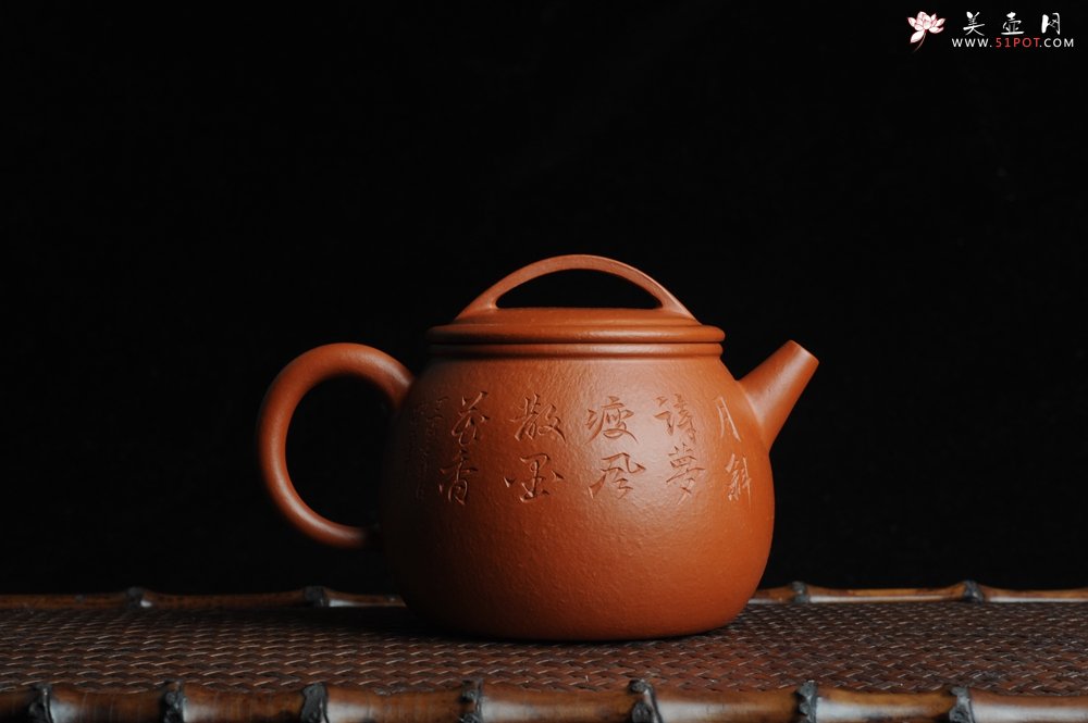 紫砂壶图片：优质赵庄朱泥全手工汉瓦 方健双刀文气装饰悟道罗汉图 - 宜兴紫砂壶网