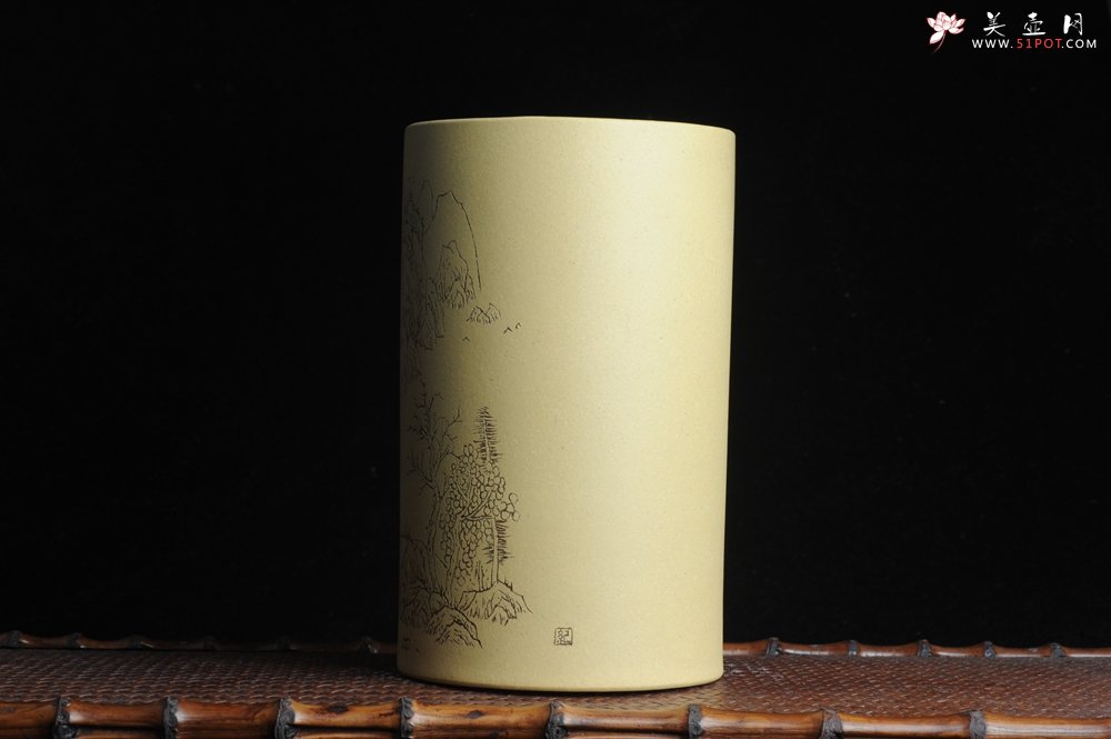 紫砂壶图片：美筒特惠 精品山水高帽笔筒四式 得山水清气 极天地大观 老师不打草稿直接空刻 一气呵成 - 宜兴紫砂壶网