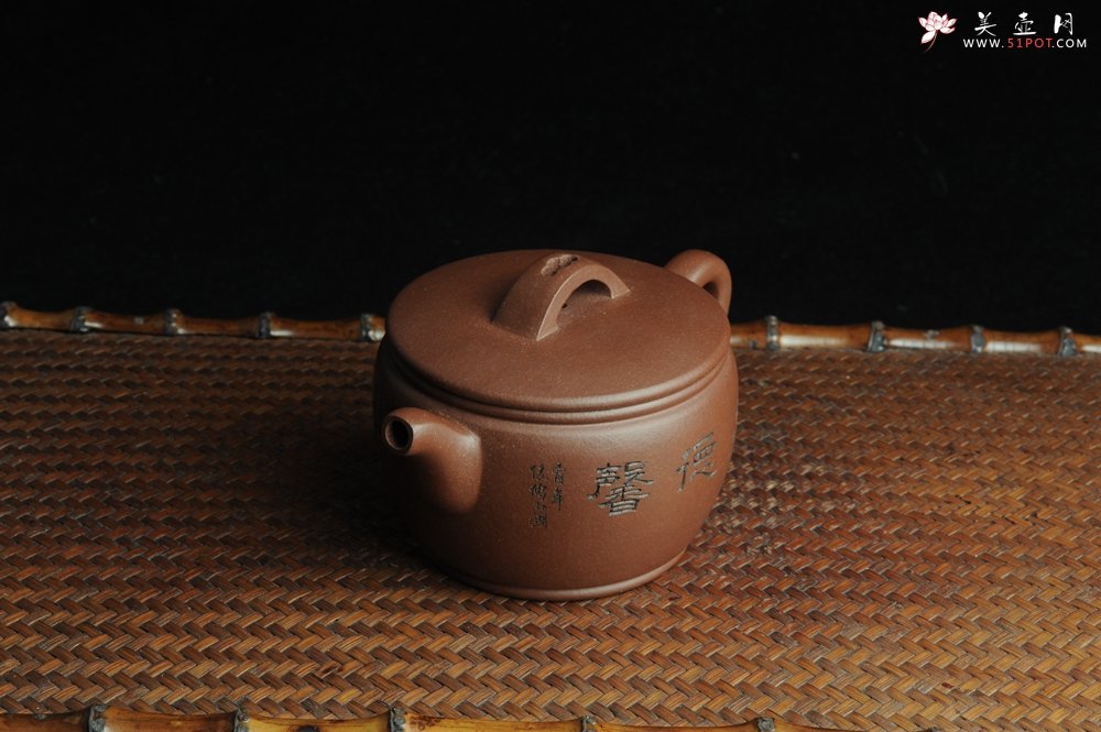 紫砂壶图片：美壶特惠 优质紫泥汉瓦 陈俊儒精心装饰 唯吾德馨 - 宜兴紫砂壶网