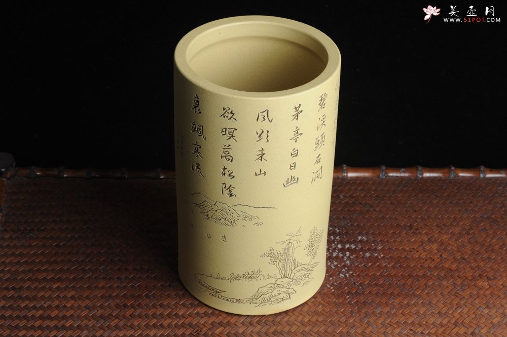 紫砂壶图片：美筒特惠 精品山水高帽笔筒六式 偶来独坐碧溪头 石涧茅亭白日幽 老师不打草稿直接空刻 一气呵成 - 宜兴紫砂壶网