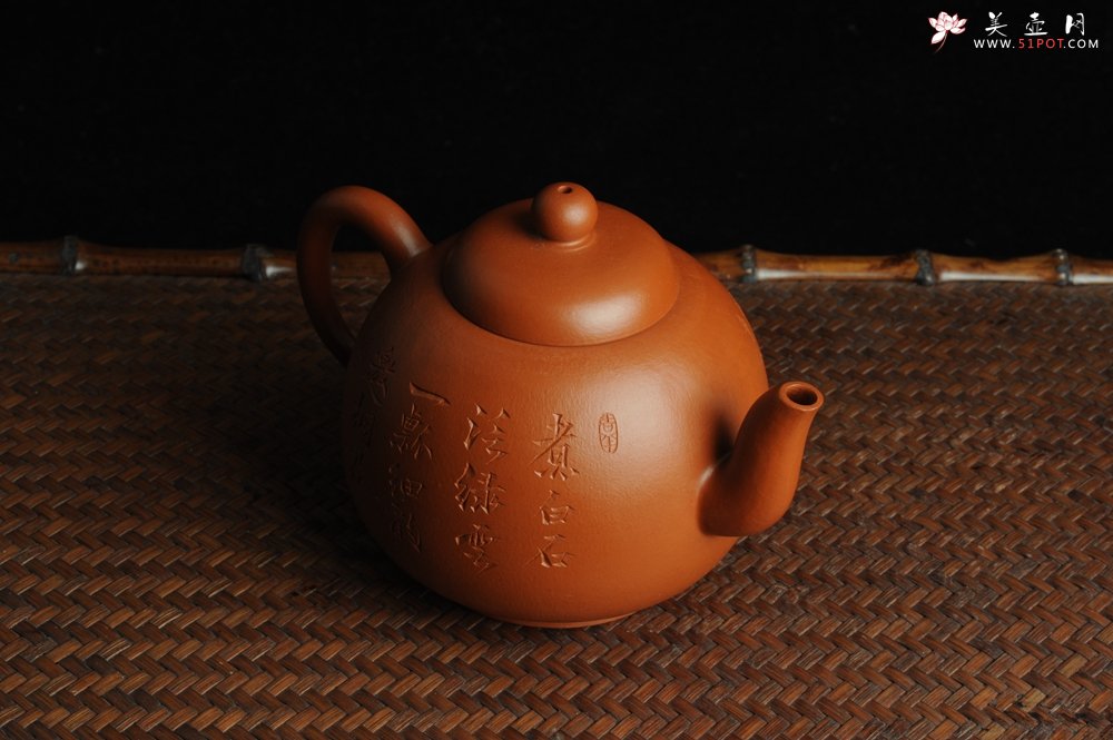 紫砂壶图片：优质赵庄朱泥全手工明式思裕  方健双刀文气装饰禅心图 - 宜兴紫砂壶网
