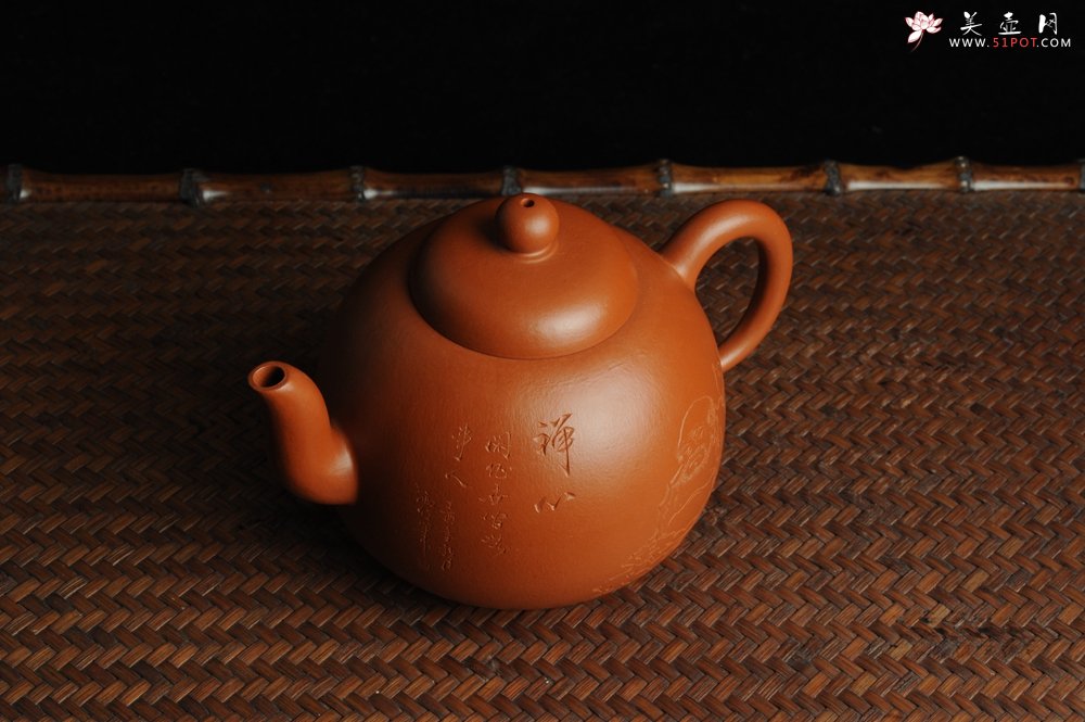 紫砂壶图片：优质赵庄朱泥全手工明式思裕  方健双刀文气装饰禅心图 - 宜兴紫砂壶网