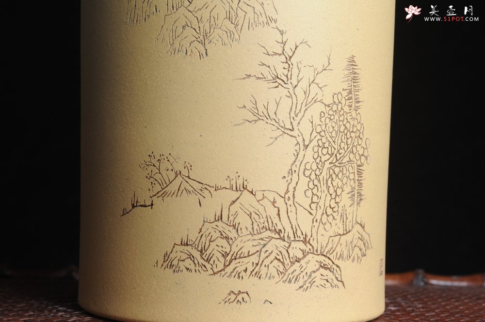 紫砂壶图片：美筒特惠 精品山水高帽笔筒四式 得山水清气 极天地大观 老师不打草稿直接空刻 一气呵成 - 宜兴紫砂壶网