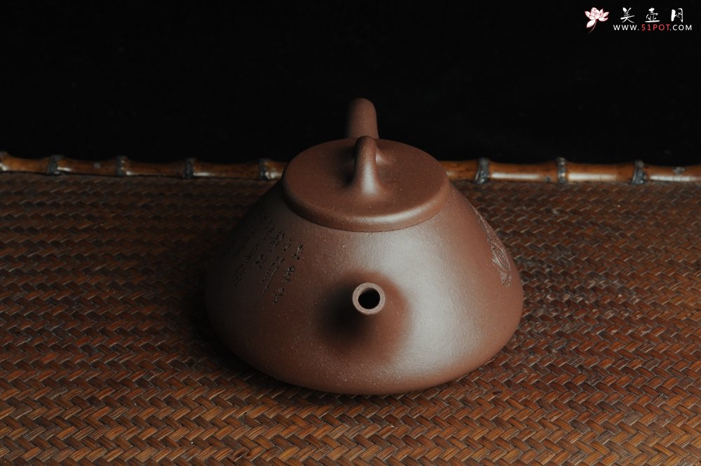 紫砂壶图片：全手工摹古子冶石瓢 骨肉匀挺 桑宝安高徒孙嘉宜文气装饰 静以修身 俭以养德 - 宜兴紫砂壶网
