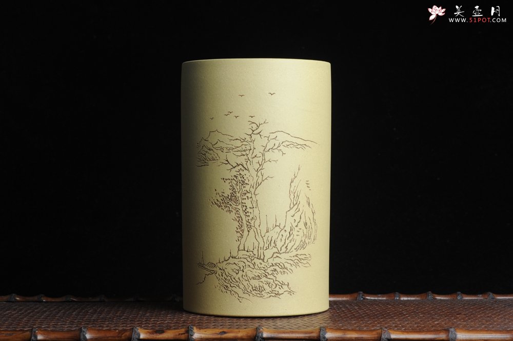 紫砂壶图片：美筒特惠 精品山水高帽笔筒二式 一曲新词酒一杯 老师不打草稿直接空刻 一气呵成  - 宜兴紫砂壶网