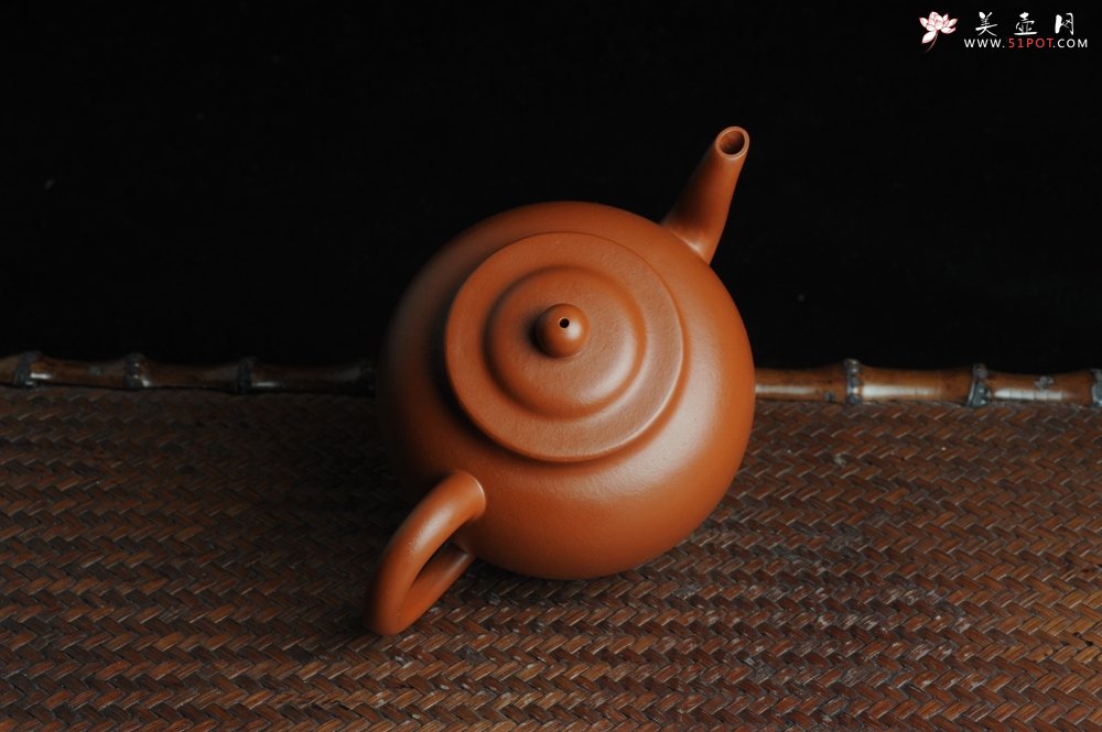 紫砂壶图片：美壶特惠 非铁红色素泥 优质朱泥古莲子 - 宜兴紫砂壶网