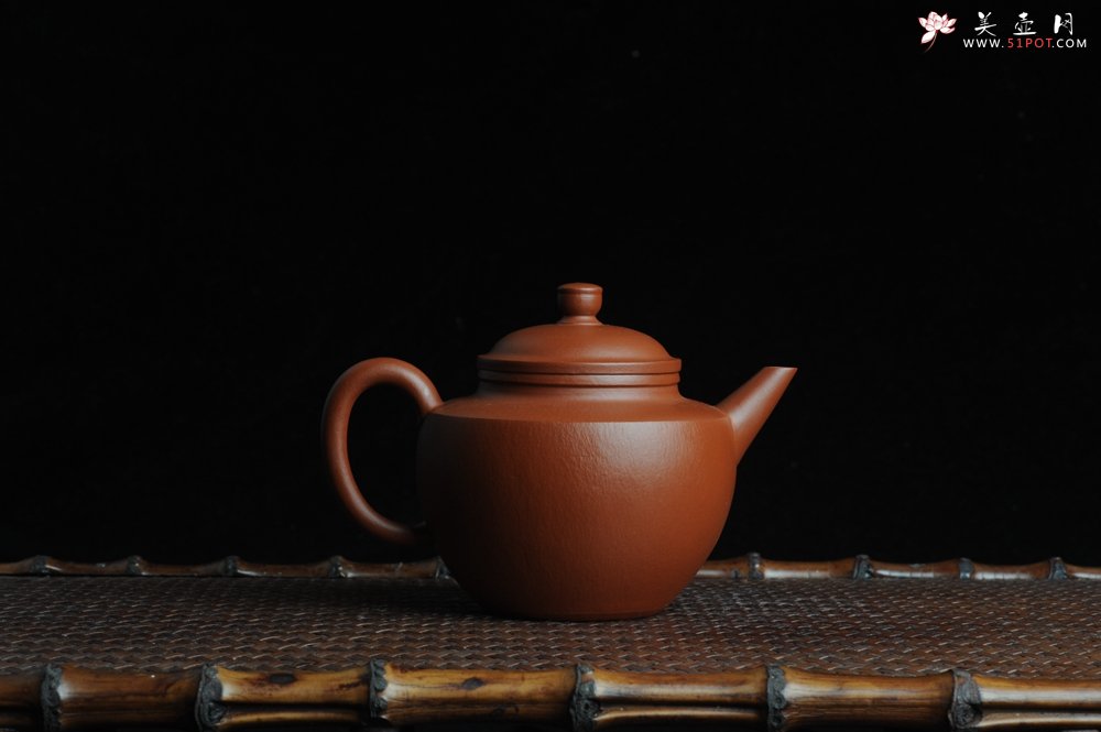 紫砂壶图片：端庄秀雅全手工明式剑流 - 宜兴紫砂壶网