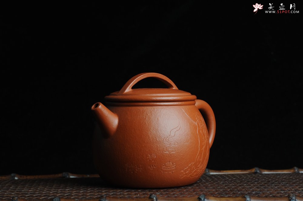 紫砂壶图片：优质赵庄朱泥全手工汉瓦 方健双刀文气装饰静心罗汉图 - 宜兴紫砂壶网