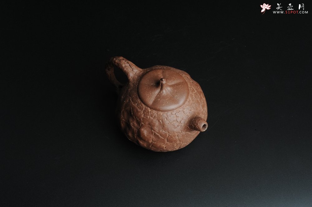 紫砂壶图片：全手工一手壶 瓜蒂龚春壶 小巧可爱 - 宜兴紫砂壶网