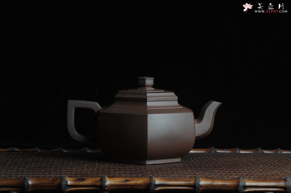 紫砂壶图片：全手工六方雪华壶 瑞雪兆丰年 - 宜兴紫砂壶网