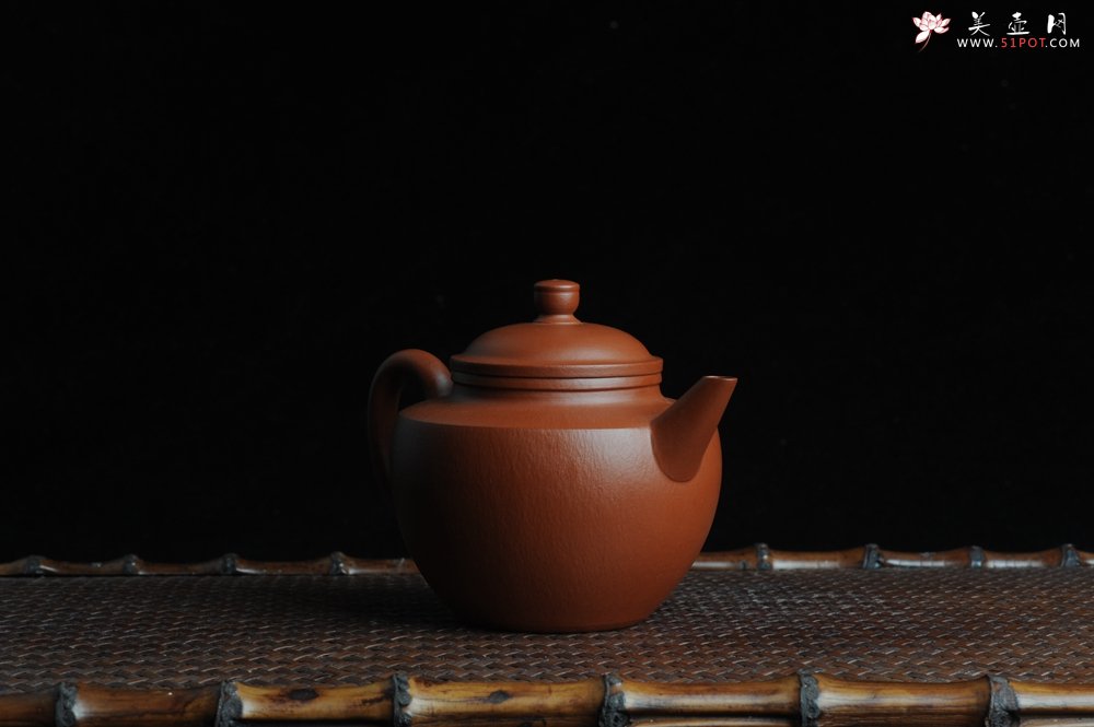 紫砂壶图片：端庄秀雅全手工明式剑流 - 宜兴紫砂壶网