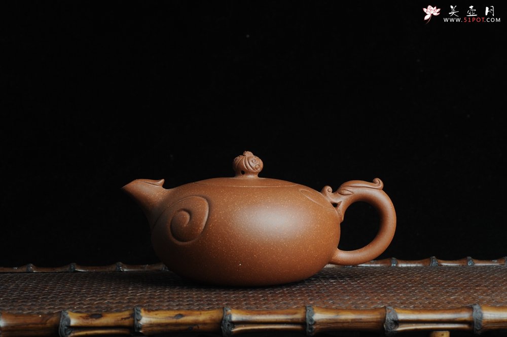 紫砂壶图片：美壶特惠 优质降坡泥龙凤呈祥 寓意吉祥 嵌盖难度大 - 宜兴紫砂壶网