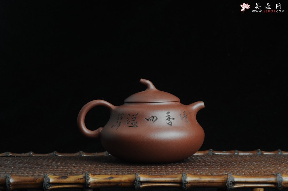 紫砂壶图片：美壶特惠 文气葫芦（福禄）壶 装饰游鱼之乐 - 宜兴紫砂壶网