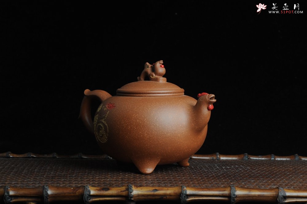 紫砂壶图片：美壶特惠 金鸡纳福 寓意吉祥富贵 - 宜兴紫砂壶网