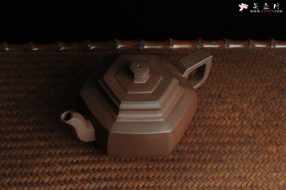 紫砂壶图片：全手工六方雪华壶 瑞雪兆丰年 - 宜兴紫砂壶网