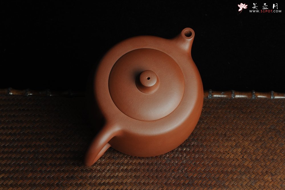 紫砂壶图片：美壶年底特惠 精工大天际壶 嵌盖难度大 大品更尽兴 - 宜兴紫砂壶网