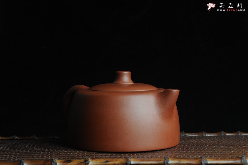 紫砂壶图片：美壶年底特惠 精工大天际壶 嵌盖难度大 大品更尽兴 - 宜兴紫砂壶网