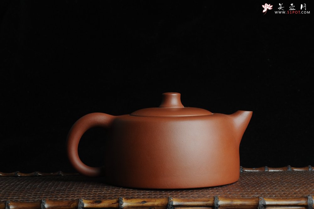 紫砂壶图片：美壶年底特惠 精工大天际壶 嵌盖难度大 大品更尽兴 - 宜兴紫砂壶网