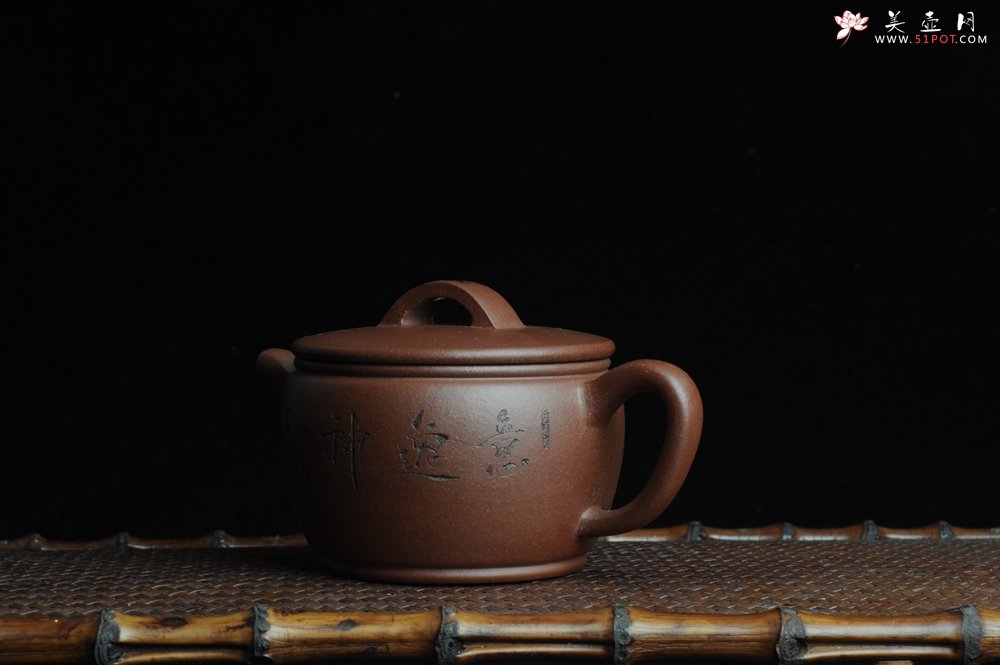 紫砂壶图片：美壶特惠 优质紫泥清仙汉瓦 陈俊儒精心装饰 文气十足 - 宜兴紫砂壶网