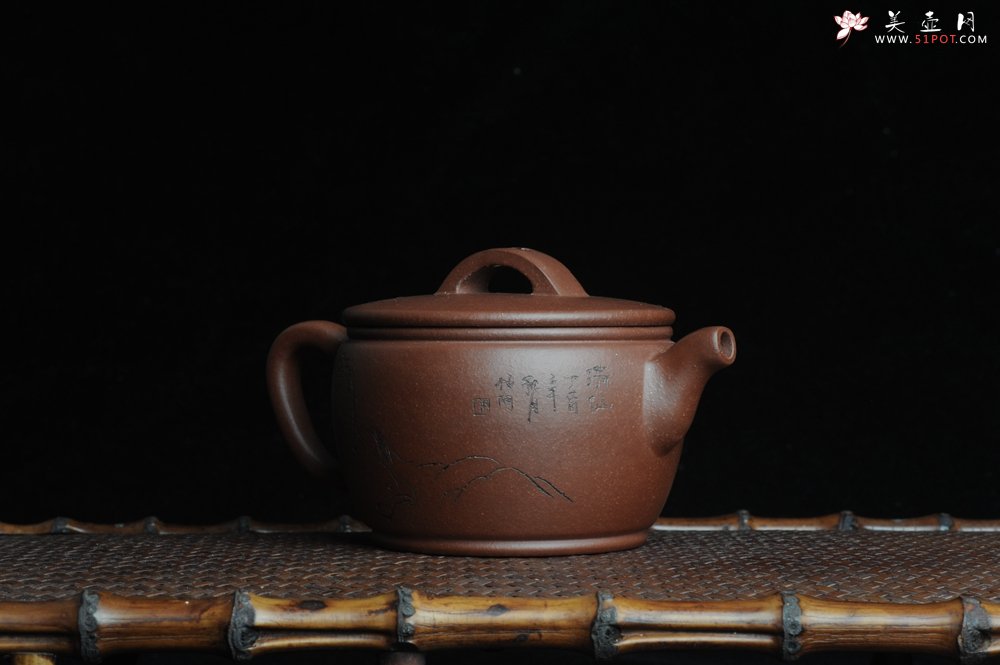 紫砂壶图片：美壶特惠 优质紫泥清仙汉瓦 陈俊儒精心装饰 文气十足 - 宜兴紫砂壶网