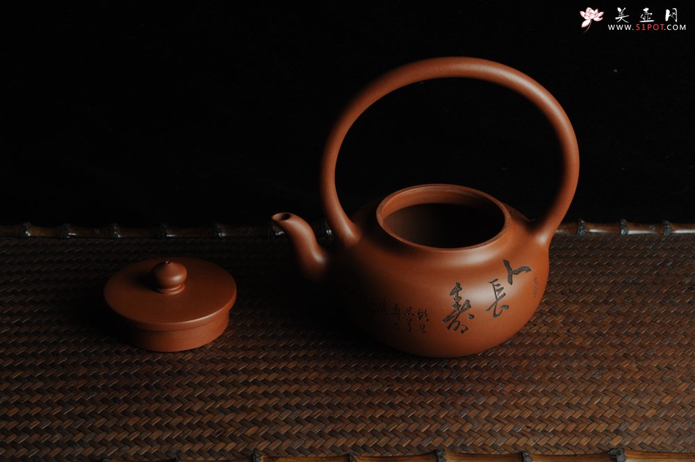 紫砂壶图片：全手工精品小红泥也是朱泥旭茂提梁 文气十足 - 宜兴紫砂壶网
