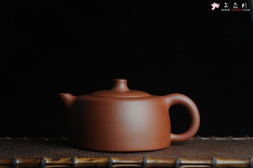 紫砂壶图片：美壶年底特惠 精工大天际壶 嵌盖难度大 大品更尽兴 - 宜兴紫砂壶网