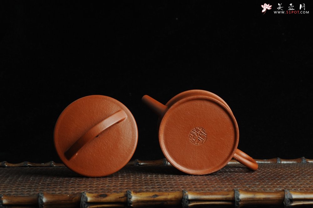 紫砂壶图片：优质赵庄朱泥 精品全手工汉瓦 端庄秀雅 大口实用 出水暴爽 - 宜兴紫砂壶网