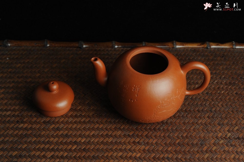 紫砂壶图片：优质赵庄朱泥全手工明式思裕  方健双刀文气装饰禅心图 - 宜兴紫砂壶网