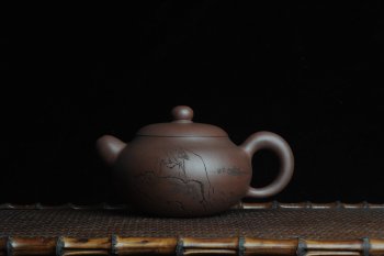 紫砂壶图片：美壶特惠 做工精致山人道洪圆珠 饱满漂亮 出水暴爽 - 宜兴紫砂壶网