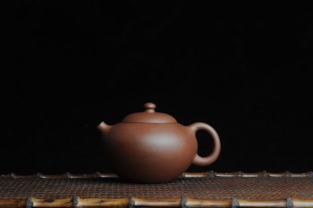 紫砂壶图片：美壶年底特惠 秀雅龙蛋壶 - 宜兴紫砂壶网