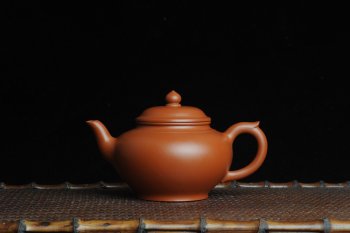 紫砂壶图片：美壶特惠 非铁红色素泥 优质朱泥笑樱壶 - 宜兴紫砂壶网