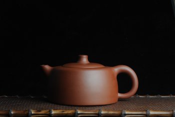 紫砂壶图片：美壶年底特惠 精工大天际壶 嵌盖难度大 大品更尽兴 - 宜兴紫砂壶网