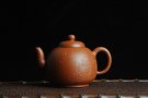 紫砂壶图片：优质赵庄朱泥全手工明式思裕  方健双刀文气装饰禅心图 - 宜兴紫砂壶网