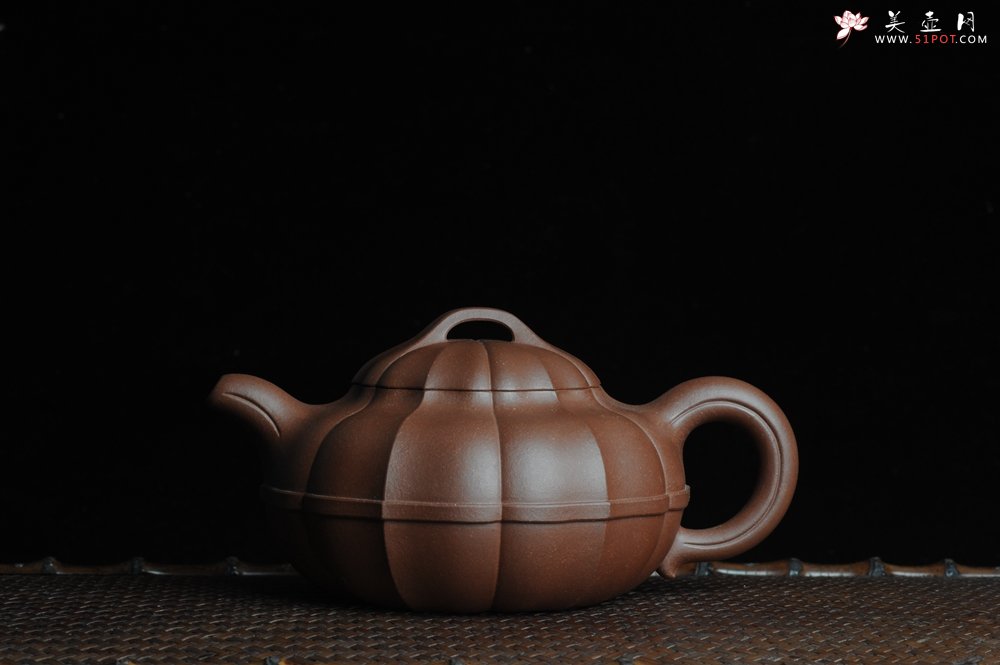 紫砂壶图片：全手工精品合菱 筋囊力作 难度大 - 宜兴紫砂壶网