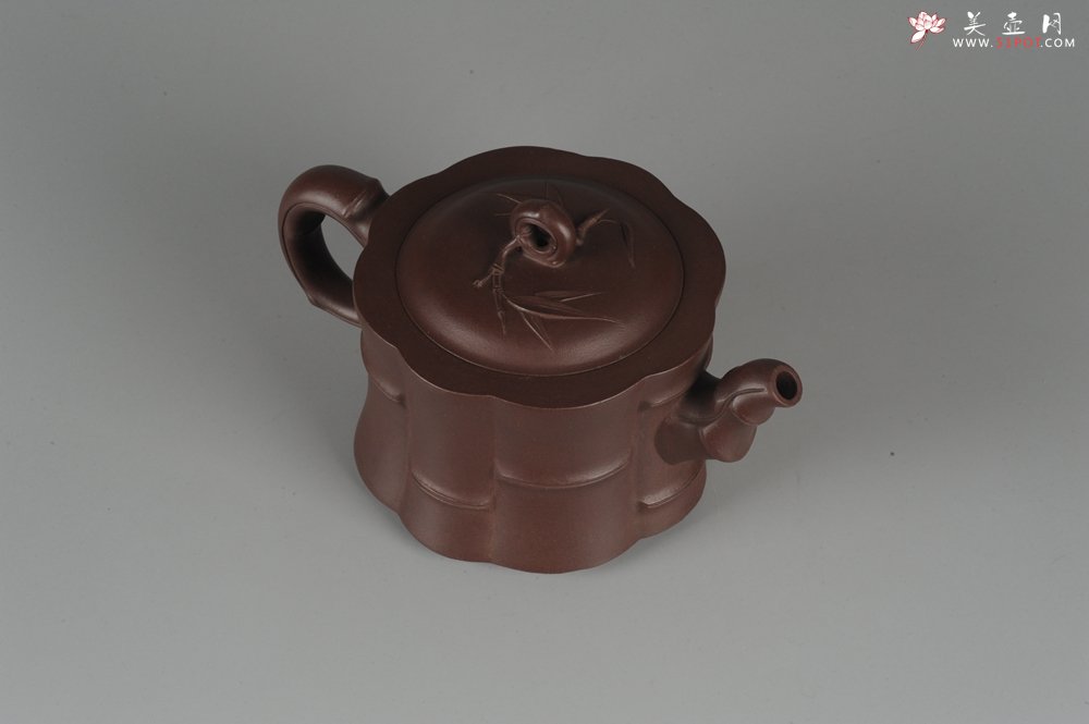 紫砂壶图片：美壶年终特惠 八段竹 - 宜兴紫砂壶网