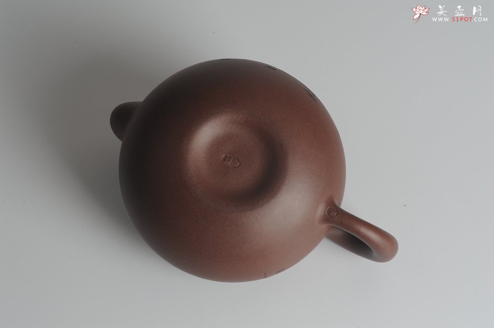 紫砂壶图片：美壶特惠 做工精致山水道洪圆珠 饱满漂亮 出水暴爽  - 宜兴紫砂壶网