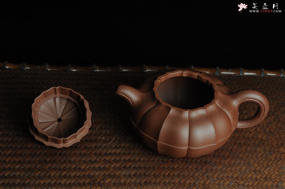 紫砂壶图片：全手工精品合菱 筋囊力作 难度大 - 宜兴紫砂壶网