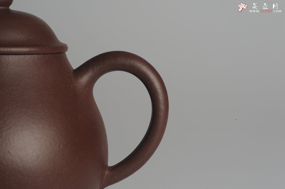 紫砂壶图片：全手工优质老紫泥潘壶刹凹成型单片拍打王新云进步之作 - 宜兴紫砂壶网