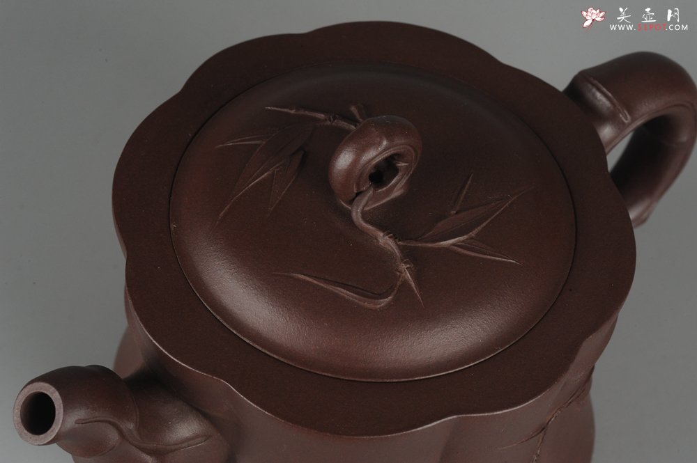 紫砂壶图片：美壶年终特惠 八段竹 - 宜兴紫砂壶网