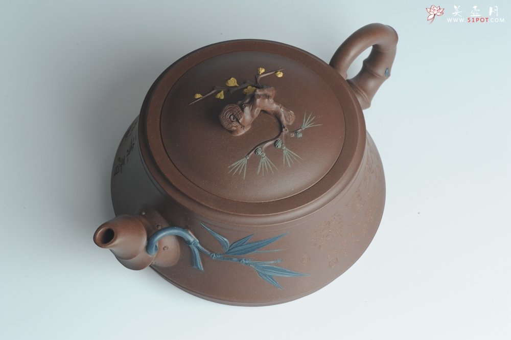 紫砂壶图片：精工大气松竹梅 嵌盖难度大 - 宜兴紫砂壶网