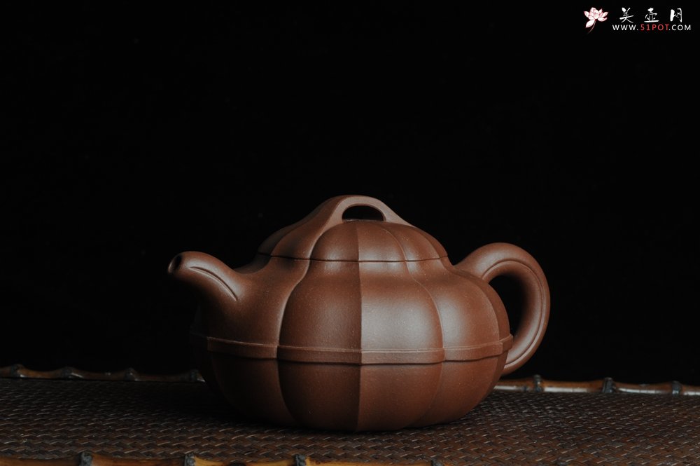 紫砂壶图片：全手工精品合菱 筋囊力作 难度大 - 宜兴紫砂壶网