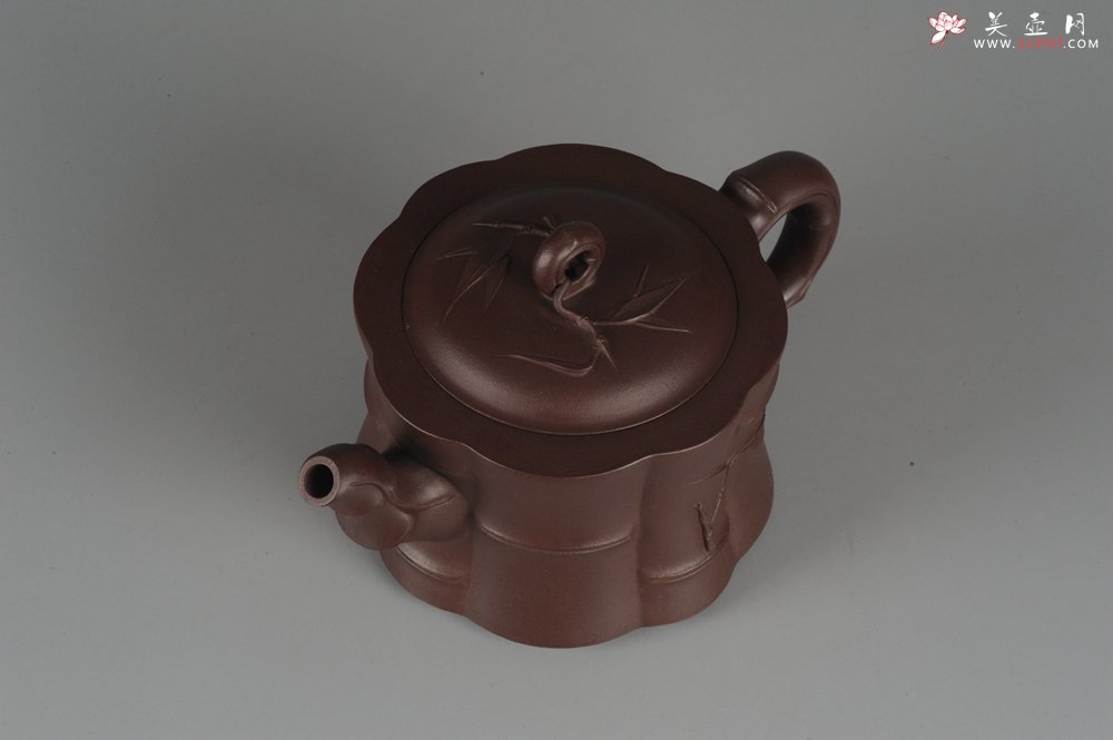 紫砂壶图片：美壶年终特惠 八段竹 - 宜兴紫砂壶网