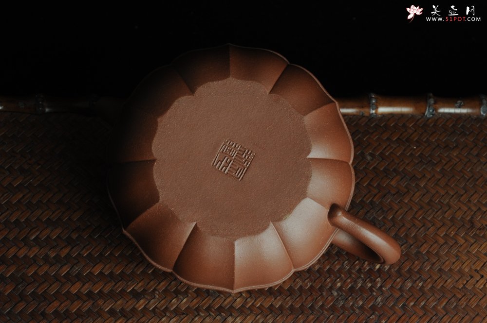 紫砂壶图片：全手工精品合菱 筋囊力作 难度大 - 宜兴紫砂壶网