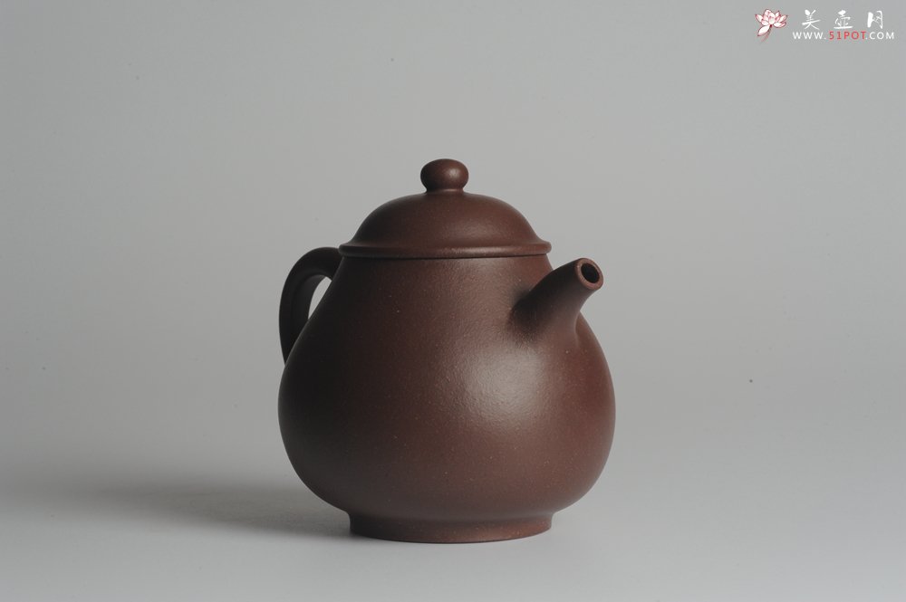 紫砂壶图片：全手工优质老紫泥潘壶刹凹成型单片拍打王新云进步之作 - 宜兴紫砂壶网