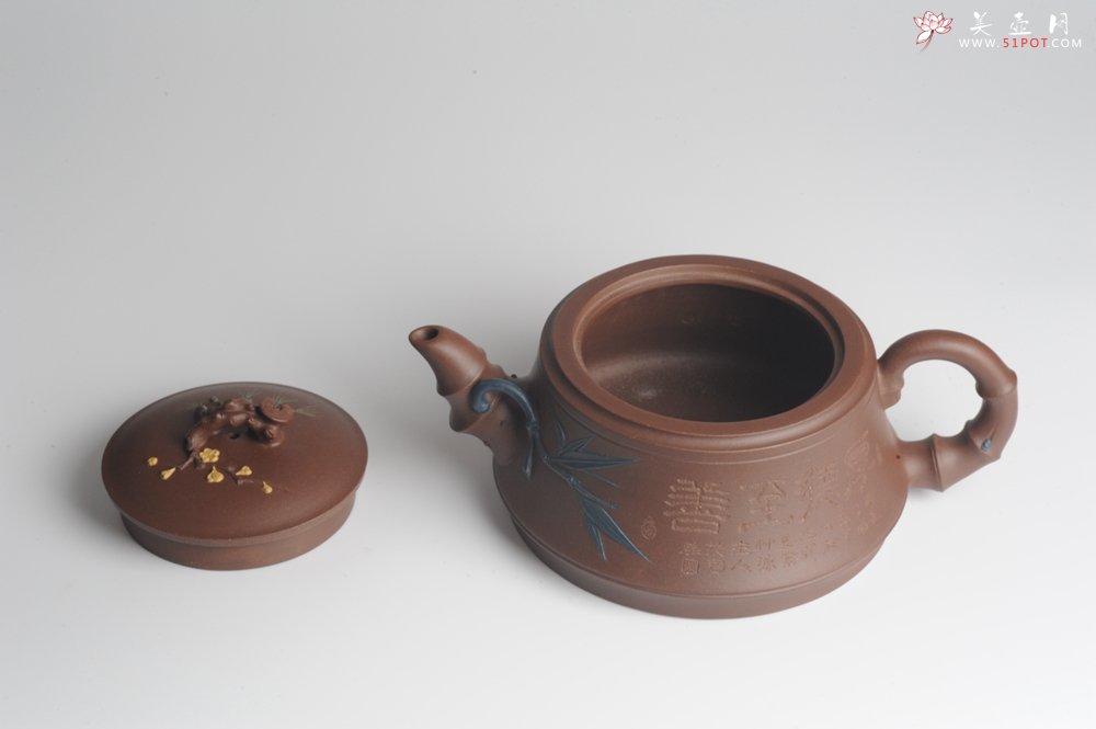 紫砂壶图片：精工大气松竹梅 嵌盖难度大 - 宜兴紫砂壶网