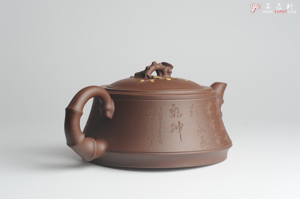 紫砂壶图片：精工大气松竹梅 嵌盖难度大 - 宜兴紫砂壶网