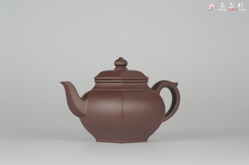 紫砂壶图片：气势磅礴 线面挺括 全手工精工老紫泥六方笑樱壶 - 宜兴紫砂壶网