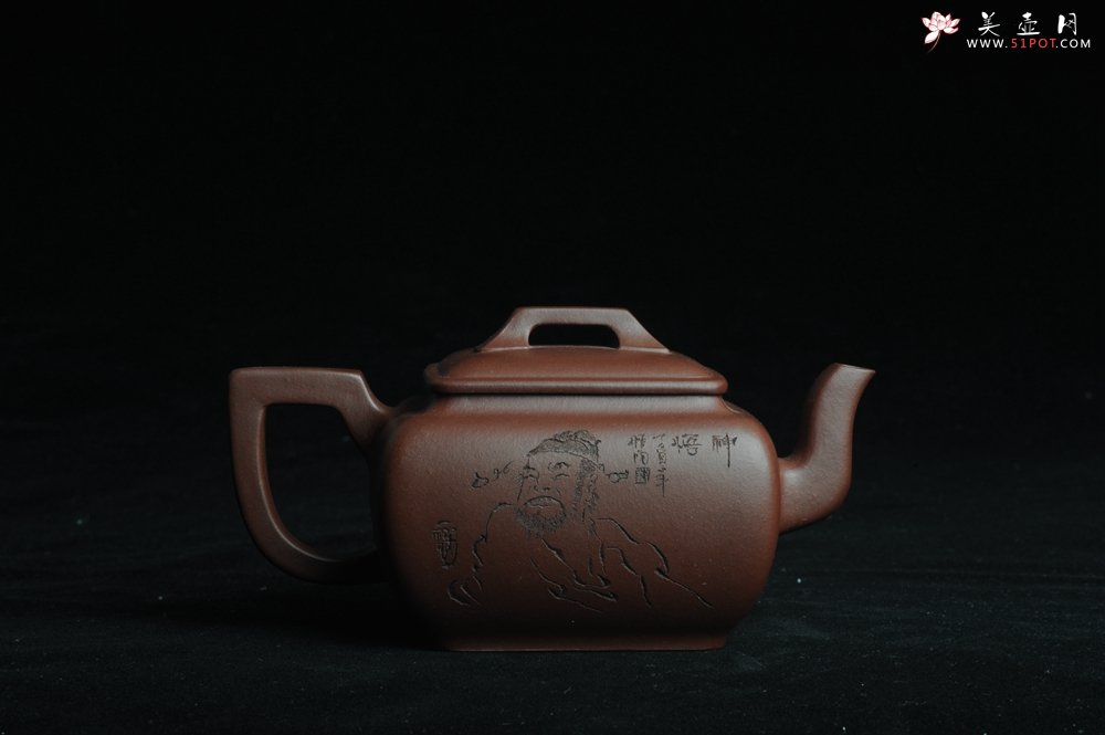 紫砂壶图片：美壶特惠 精品唯吾德馨四方方樽 陈俊儒精心装饰 - 宜兴紫砂壶网